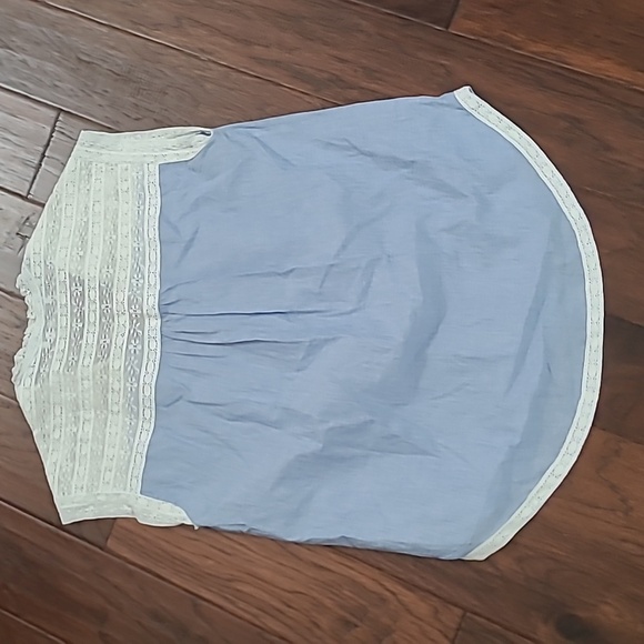 Designers Society Chambray & White Lace Sleeveless Top size Medium - Picture 2 of 8